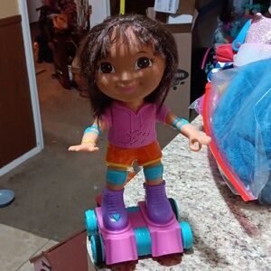 🟢 Dora the Explorer Skate and Spin